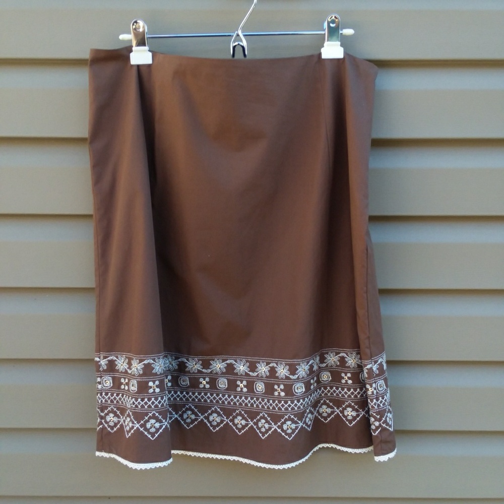 Villager Sz 16 Brown Embroidered Skirt